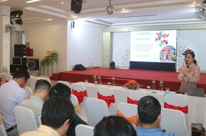 Báo cáo viên cùng các đại biểu thảo luận, trao đổi về những vấn đề liên quan ASCC
