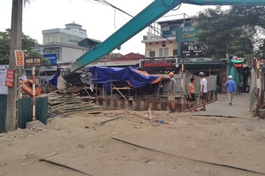 Cặp kè gái trẻ, nuôi hơn 20 "chân rết"