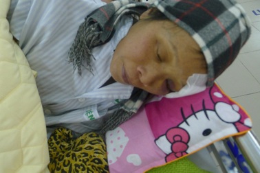 Thiếu 60 triệu đồng mổ tim, người phụ nữ dân tộc Nùng ngậm ngùi xin về nhà để chết