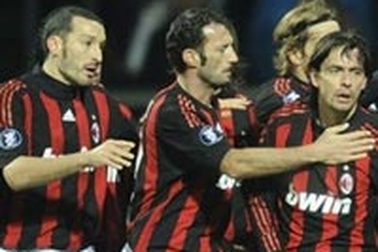 AC Milan tranh thủ thời gian rảnh du đấu Trung Đông