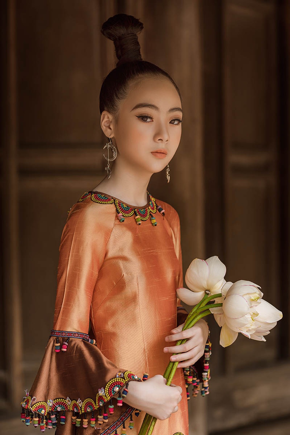 Bé gái Hà Nội xinh xắn, sở hữu thần thái chuẩn người mẫu - 2 Bé gái Hà Nội xinh xắn, sở hữu thần thái chuẩn người mẫu - 2