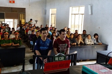 Hai thanh niên hiếp dâm bé gái sau chầu nhậu say