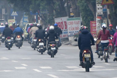 Hi hữu cung đường xe xi-nhan trái để... đi thẳng!