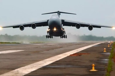 Mỹ ồ ạt triển khai tàu sân bay, chiến đấu cơ: Iran lọt trận địa tấn công?