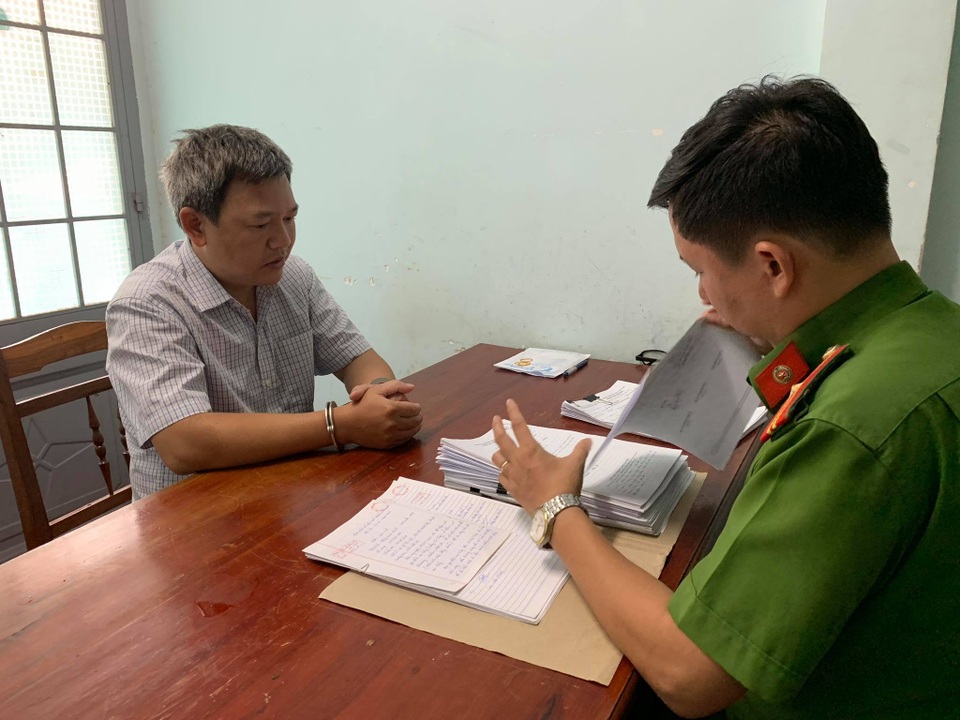 Bắt giáo viên dạy toán lừa đảo chạy việc chiếm đoạt 200 triệu đồng - 1