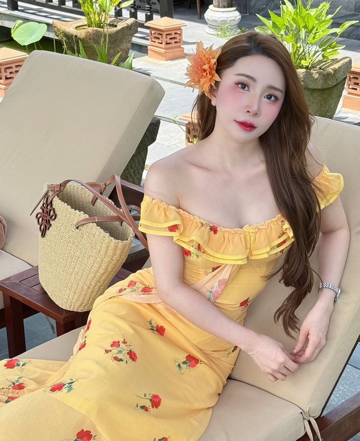 Quỳnh Nga tuổi 37: Vòng eo 55cm gợi cảm, tin đồn hẹn hò gây chú ý - 5