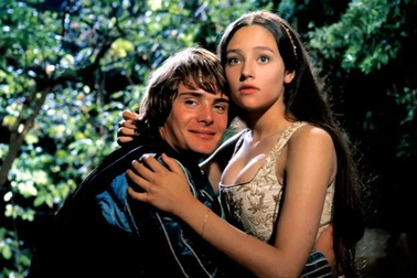 Cảnh "nóng" trong "Romeo và Juliet" không bị đem ra xét xử