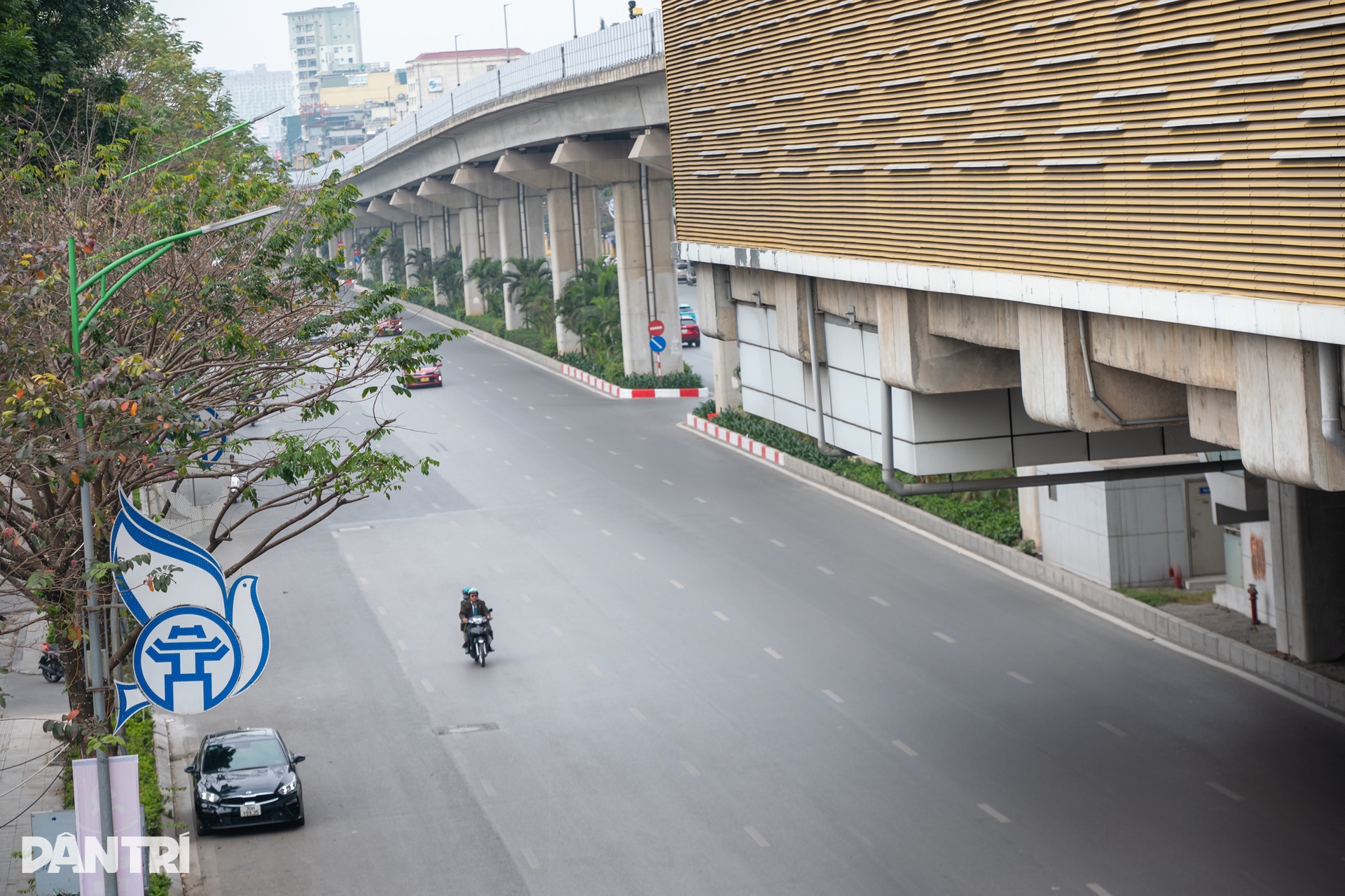 Hà Nội: Đường phố thênh thang ngày mùng một Tết - 5 Hà Nội: Đường phố thênh thang ngày mùng một Tết - 5