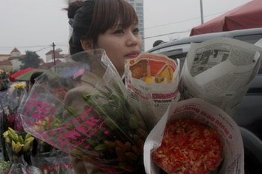 “Chạy đua” với giá hoa Tết