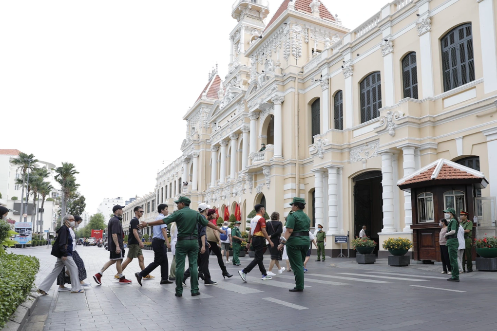 Tour du lịch đặc biệt 2 ngày đón 1.500 người, Chủ tịch TPHCM ra chào khách - 1 Tour du lịch đặc biệt 2 ngày đón 1.500 người, Chủ tịch TPHCM ra chào khách - 1