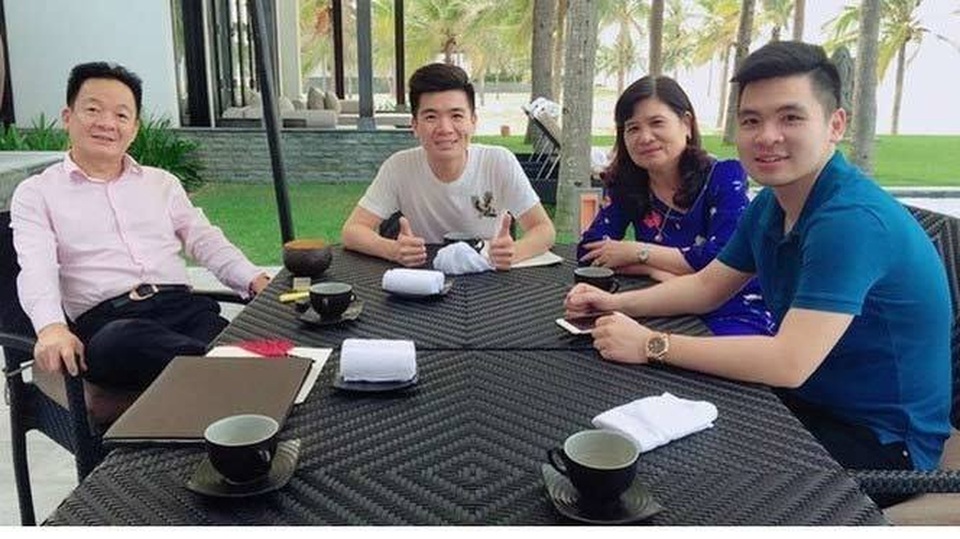 9X nắm ghế nóng quyền lực: Cuộc chinh phục của thiếu gia, ái nữ - 3 9X nắm ghế nóng quyền lực: Cuộc chinh phục của thiếu gia, ái nữ - 3