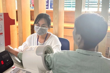 Những lỗi dễ mắc khiến kết quả đo huyết áp sai lệch