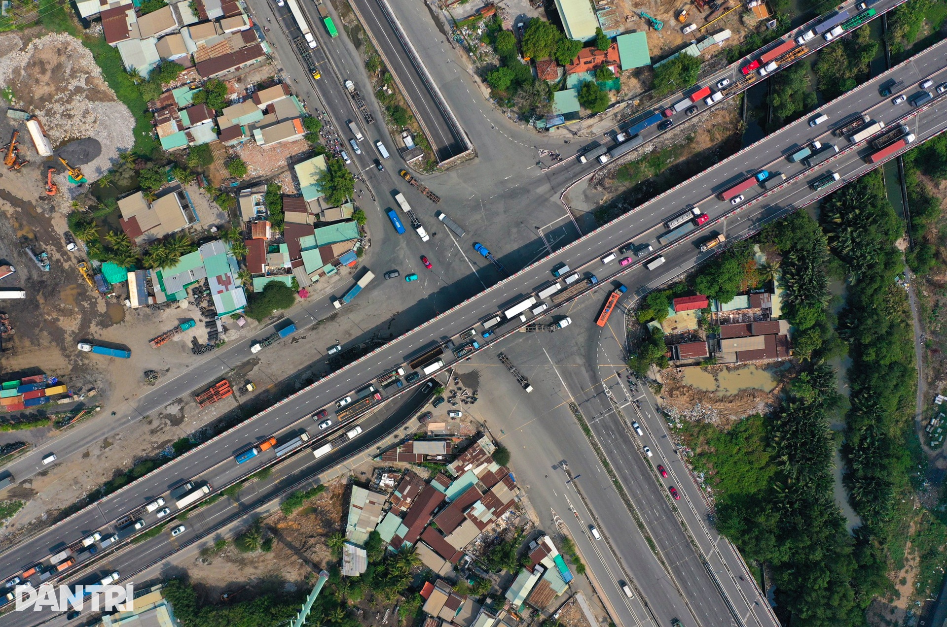 Dỡ bỏ 200 ngôi nhà để hoàn thiện nút giao vào cảng lớn nhất Việt Nam - 12 Dỡ bỏ 200 ngôi nhà để hoàn thiện nút giao vào cảng lớn nhất Việt Nam - 12
