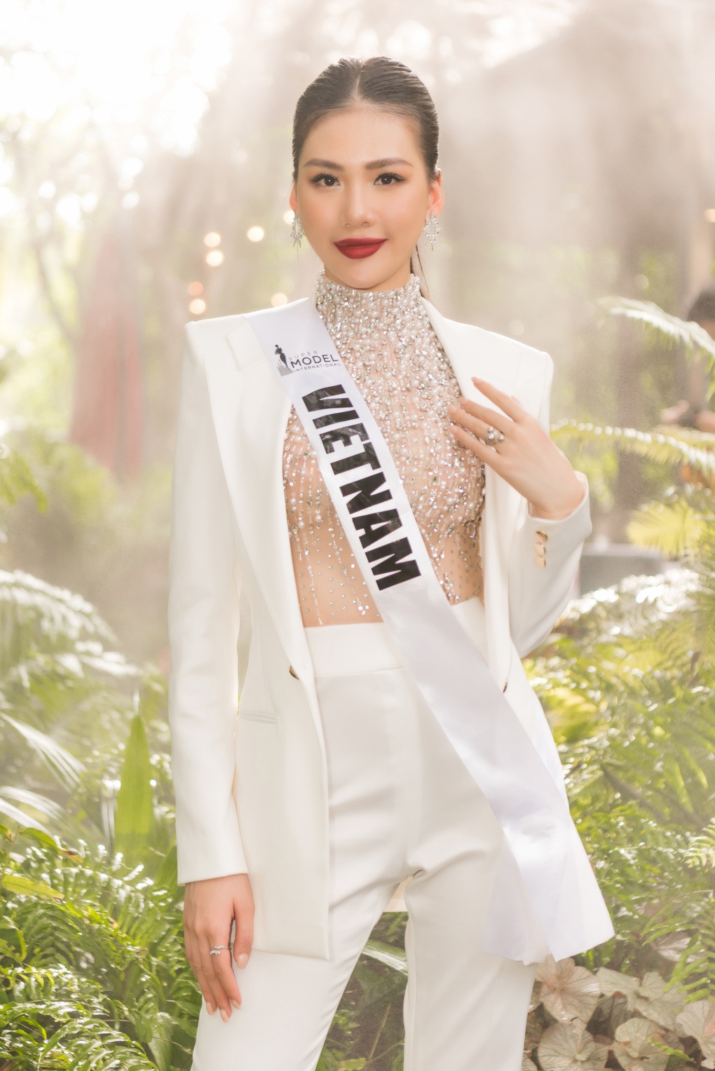 Bùi Quỳnh Hoa giành giải phụ catwalk đẹp nhất tại Siêu mẫu Quốc tế 2022 - 2 Bùi Quỳnh Hoa giành giải phụ catwalk đẹp nhất tại Siêu mẫu Quốc tế 2022 - 2