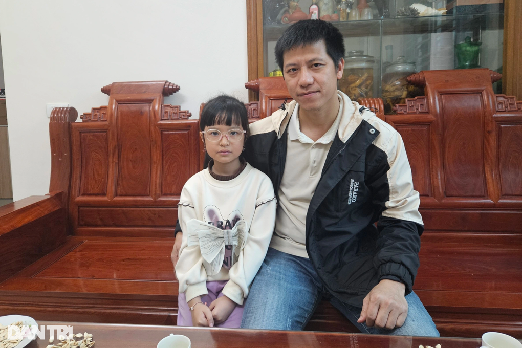 Thủy thủ trở về từ Biển Đỏ kể lại thời khắc tàu trúng tên lửa và bốc cháy - 1 Thủy thủ trở về từ Biển Đỏ kể lại thời khắc tàu trúng tên lửa và bốc cháy - 1