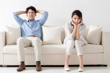 Người yêu đòi giữ hộ tiền rồi "tiêu hộ" luôn, đến lúc tôi biết thì đã muộn