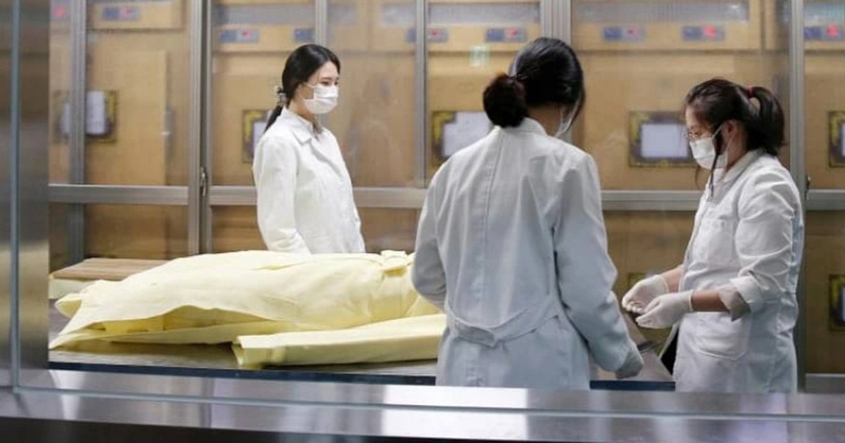 Dịch vụ tang lễ "lên ngôi" giữa làn sóng sa thải, người trẻ đổ xô xin việc