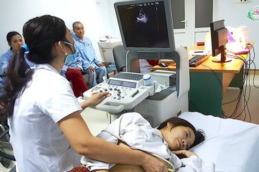 Sản phụ mắc bệnh tim 4 lần ngừng thở, ngừng tim vì hậu sản