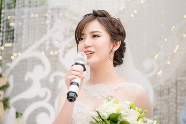 Hot girl Tú Linh nghẹn ngào kể về duyên phận với chồng