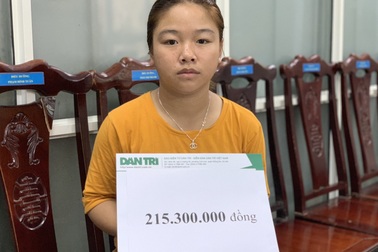 Bé gái sống sót vụ thiêu 4 người trong một gia đình tiếp tục được bạn đọc giúp đỡ hơn 200 triệu đồng