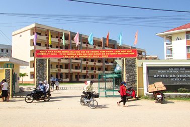 Cán bộ ký túc xá sinh viên treo cổ tự tử trong đêm