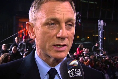 Daniel Craig quảng bá phim tại Đức