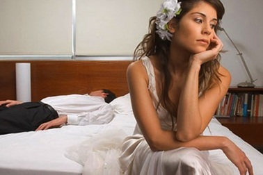 Mới động phòng, đã ngán nhau!