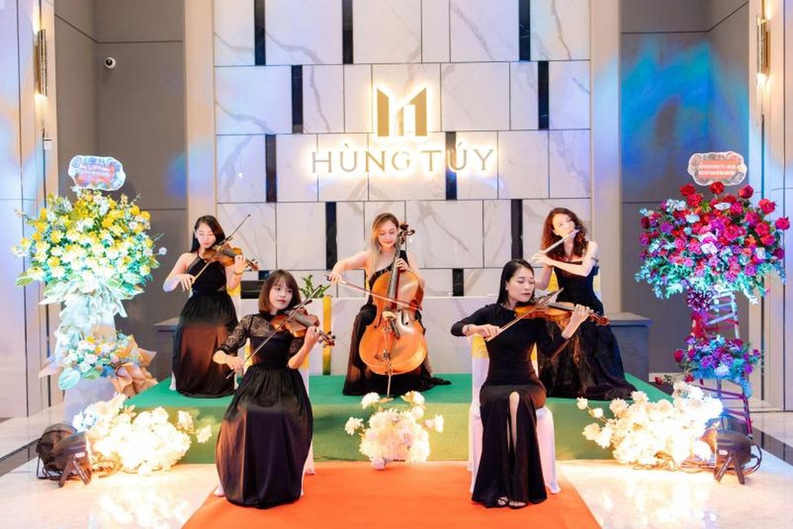 Khai trương showroom Hùng Túy Nghệ An cùng thương hiệu nội thất cao cấp - 3 Khai trương showroom Hùng Túy Nghệ An cùng thương hiệu nội thất cao cấp - 3