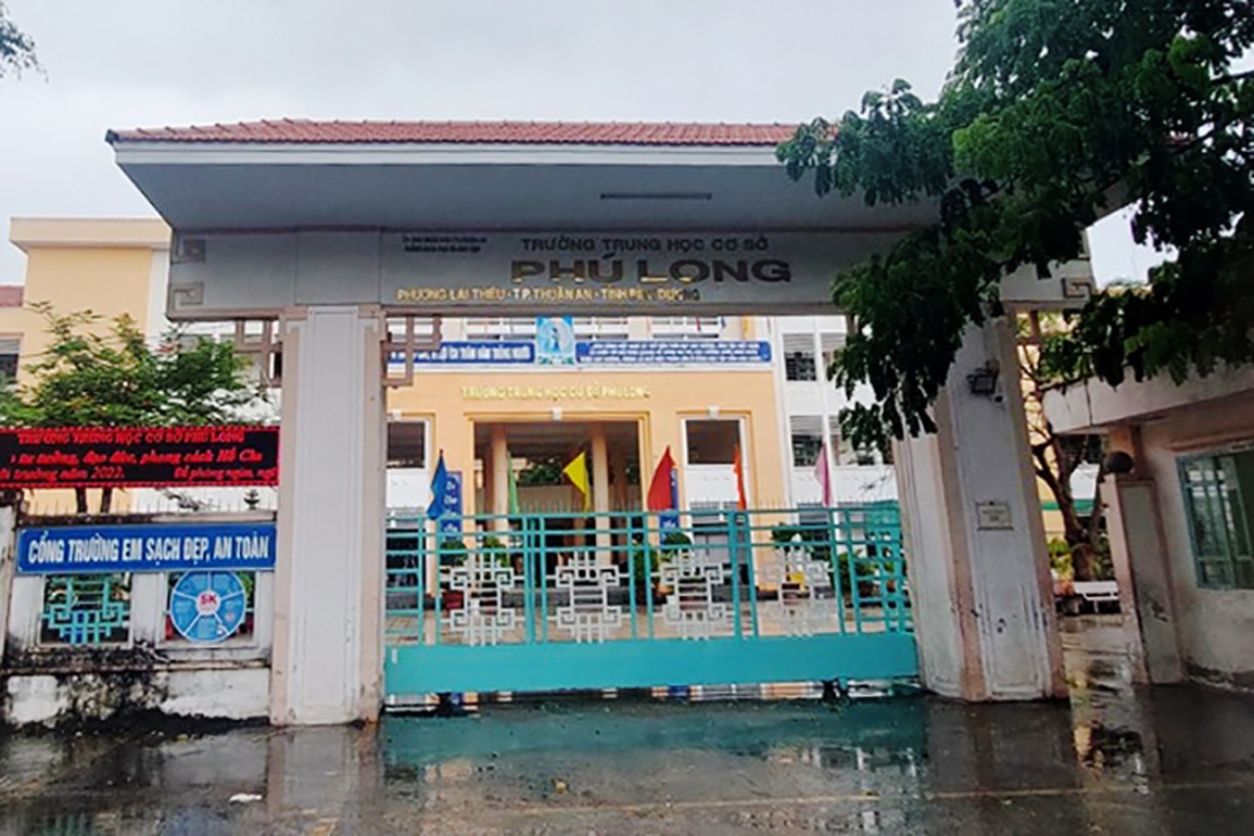 Con của hiệu trưởng làm lộ đề, hơn 400 học sinh phải thi lại - 1 Con của hiệu trưởng làm lộ đề, hơn 400 học sinh phải thi lại - 1