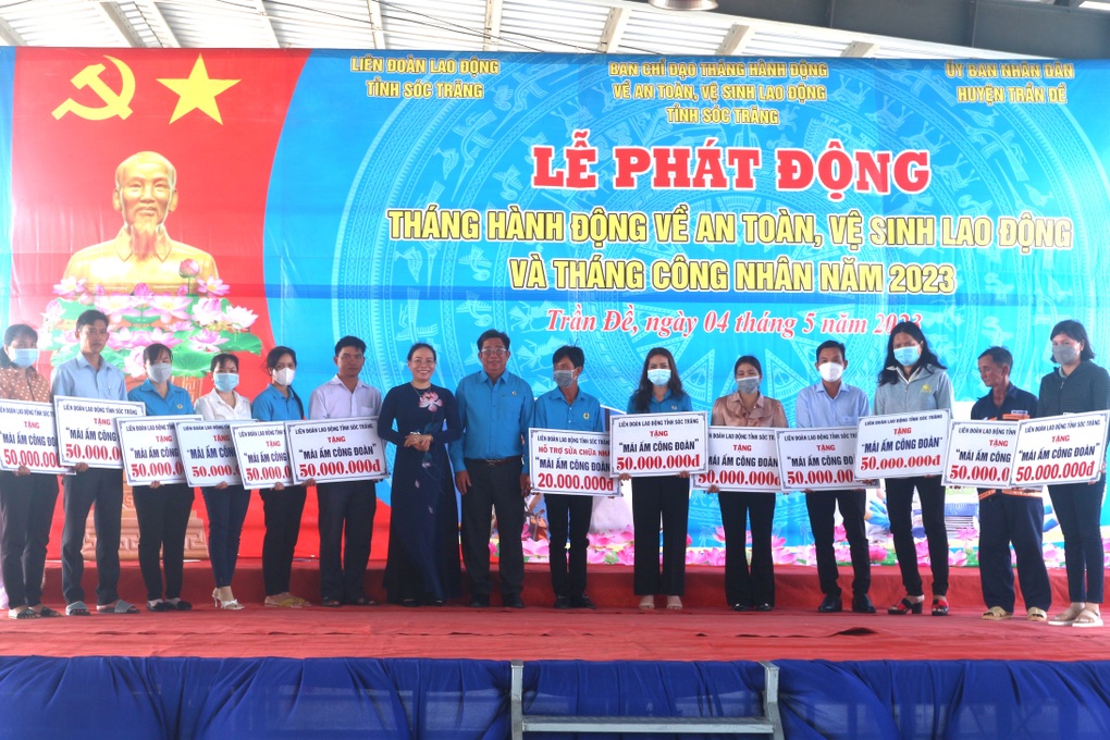 Những mái ấm công đoàn trao tặng người lao động khó khăn về nhà ở - 1 Những mái ấm công đoàn trao tặng người lao động khó khăn về nhà ở - 1