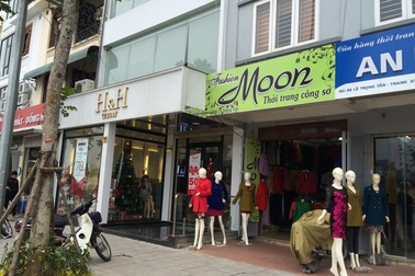 Phố kiểu mẫu Lê Trọng Tấn: Nhiều cửa hàng bỏ "đồng phục biển hiệu"