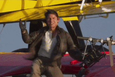 Tom Cruise gây sốt với màn đu cánh máy bay giữa không trung