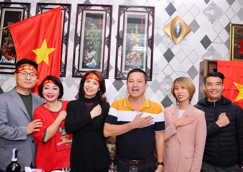 Nghệ sĩ Việt vỡ oà, nghẹn ngào khi U22 Việt Nam đoạt HCV SEA Games - 2 Nghệ sĩ Việt vỡ oà, nghẹn ngào khi U22 Việt Nam đoạt HCV SEA Games - 2