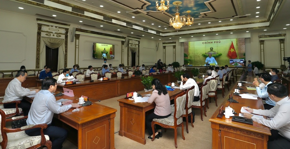 Thủ tướng nhắc TPHCM sớm hỗ trợ người nghèo bị ảnh hưởng bởi Covid-19 - 1 Thủ tướng nhắc TPHCM sớm hỗ trợ người nghèo bị ảnh hưởng bởi Covid-19 - 1