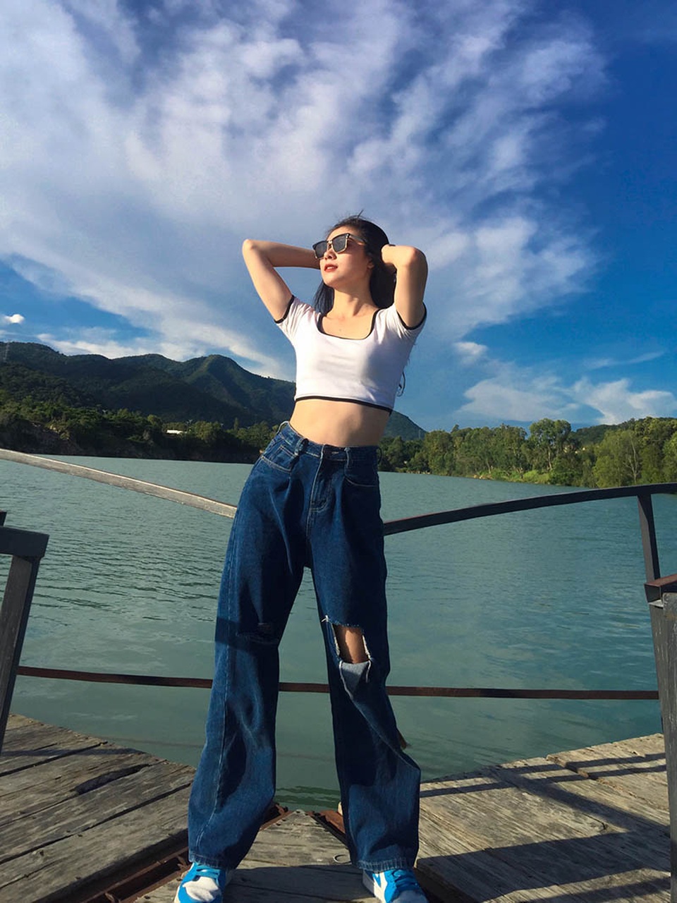 Hot girl đồng phục trường Hutech xinh xắn, cao 1m71 - 10 Hot girl đồng phục trường Hutech xinh xắn, cao 1m71 - 10