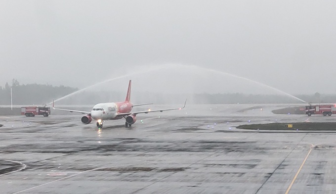 Vietjet "xông đất" sân bay Vân Đồn năm mới Tân Sửu - Ảnh 1. Vietjet "xông đất" sân bay Vân Đồn năm mới Tân Sửu - Ảnh 1.