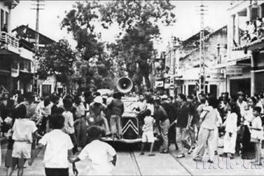 Hậu trường cuộc di tản bộ máy nhà nước buổi đầu lập quốc