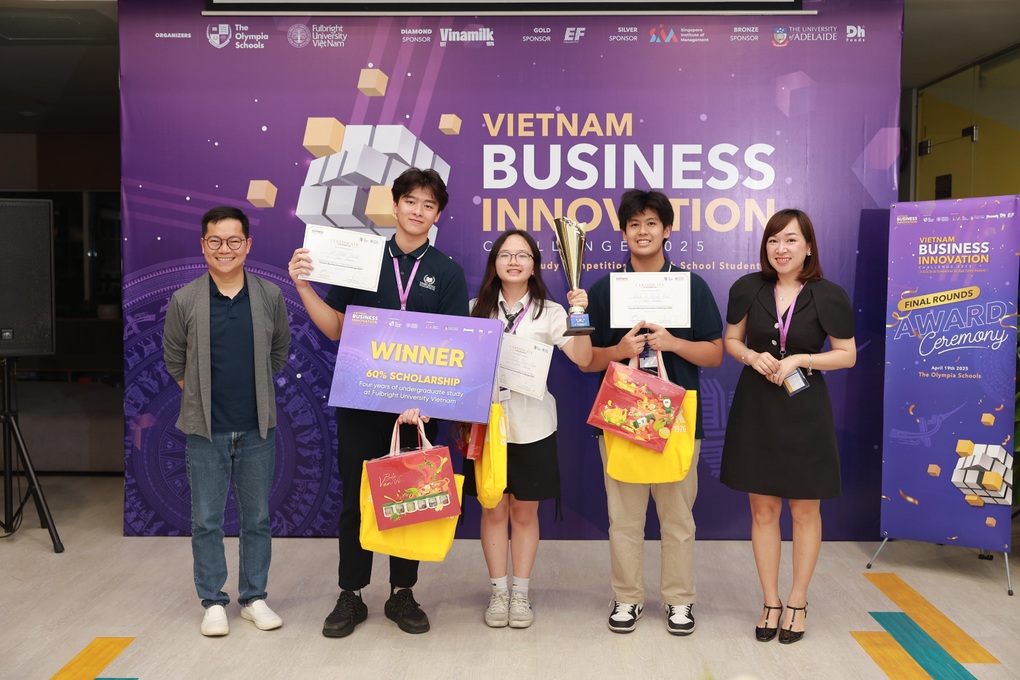 Nữ sinh Đắk Lắk giành học bổng tiền tỷ nhờ ý tưởng bán sữa có một không hai - 2 Nữ sinh Đắk Lắk giành học bổng tiền tỷ nhờ ý tưởng bán sữa có một không hai - 2