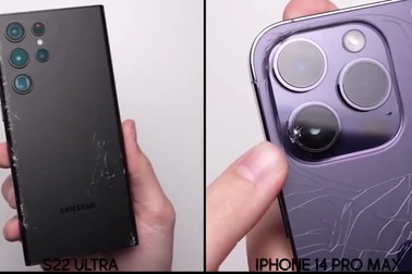 iPhone 14 Pro Max đọ độ bền Galaxy S22 Ultra khi thả rơi xuống nền cứng