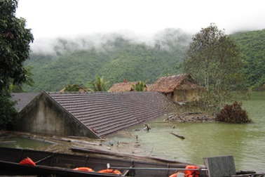 Đồn biên phòng chìm trong biển nước