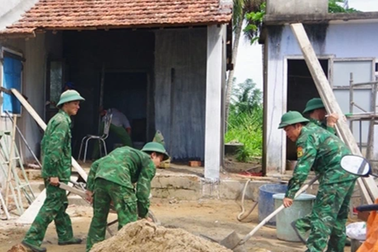 Mỗi tuần giúp đỡ một hộ nghèo ở khu vực biên giới biển