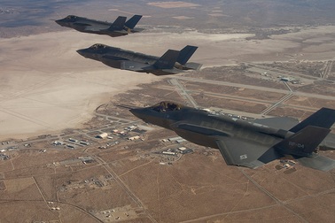 Mỹ lần đầu đưa tiêm kích F-35 tới châu Âu để “nắn gân” Nga