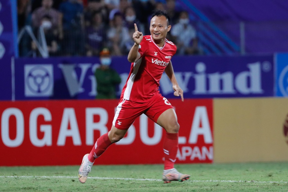 CLB Hà Nội 0-1 CLB Viettel: Trọng Hoàng ghi bàn, Quang Hải kém duyên - 22 CLB Hà Nội 0-1 CLB Viettel: Trọng Hoàng ghi bàn, Quang Hải kém duyên - 22