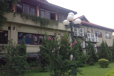 Cận cảnh nhà hàng như cung điện trong vườn thú Thủ Lệ