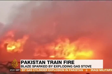 Hiện trường thảm khốc vụ nổ bình gas trên tàu Pakistan làm 74 người chết