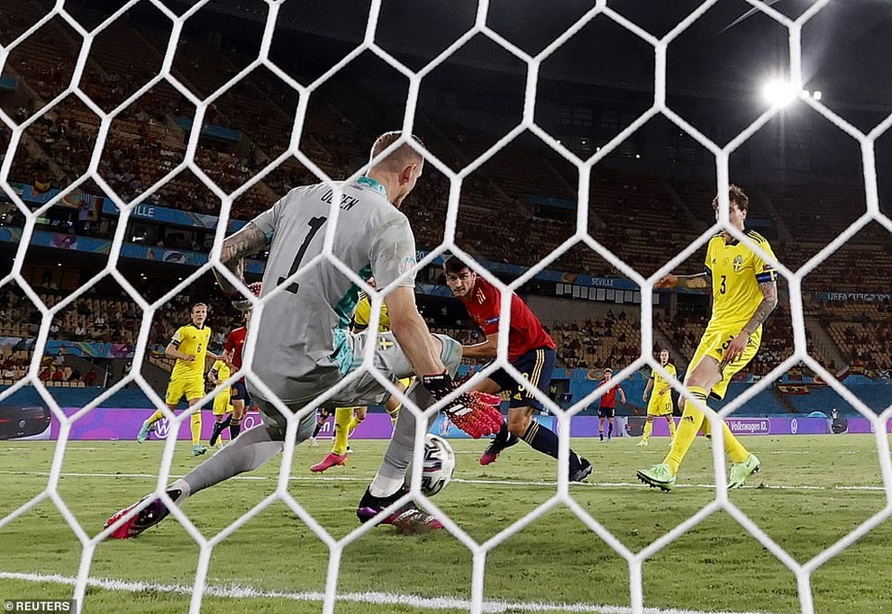 Tây Ban Nha - Ba Lan (2h ngày 20/6): Lewandowski đối đầu dàn sao danh tiếng - 1