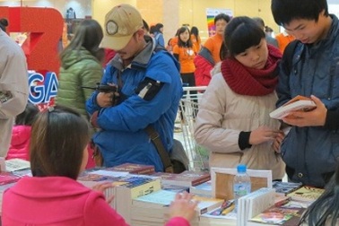 Ngày hội đọc sách miễn phí: “Sách, hoa và phụ nữ”