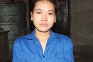 Bố bỏ đi, mẹ đau yếu, tân sinh viên không có tiền nhập học