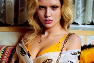 Josephine Skriver - Gương mặt gợi cảm mới của làng thời trang 