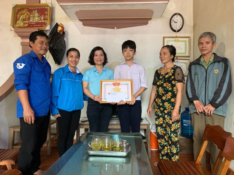 Nam sinh lớp 9 kịp thời cứu sống 2 bạn bị đuối nước - 2 Nam sinh lớp 9 kịp thời cứu sống 2 bạn bị đuối nước - 2